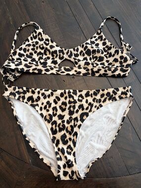 Old navy swimsuit